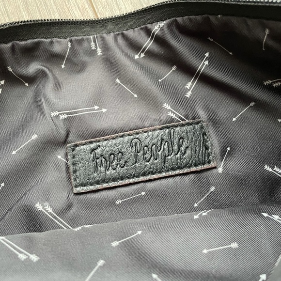FREE PEOPLE Travel Bag - Picture 4 of 5